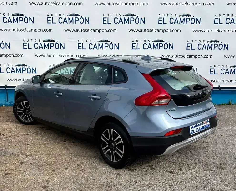 Usado Volvo V40 Momentum 120 CV (88 kW) 2016 Gris SUV