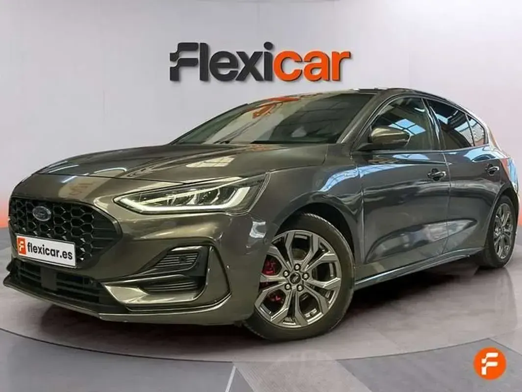 Usado Ford Focus ST-Line 125 CV (91 kW) 2022 Gris Berlina