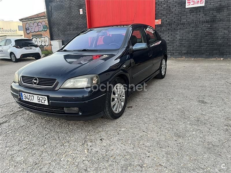Usado Opel Astra Elegance 100 CV (73 kW) 2002 Azul Berlina