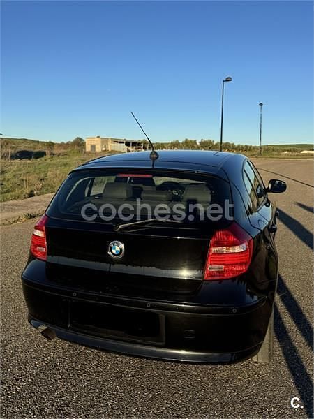 Usado BMW 116 Sport Line 115 CV (84 kW) 2011 Azul Utilitario