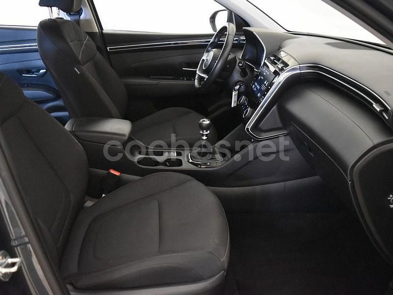 Usado Hyundai Tucson 150 CV (110 kW) 2024 Gris / plata SUV