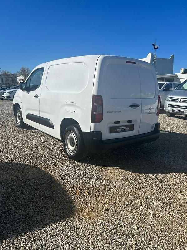Usado Peugeot Partner Premium 73 CV (53 kW) 2020 Blanco Monovolumen