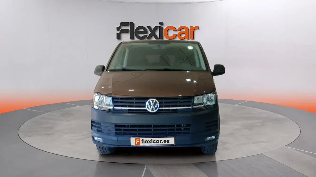Usado VW Caravelle 114 CV (83 kW) 2019 Marrón Van