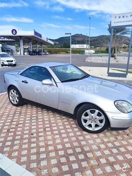 Usado Mercedes SLK230 193 CV (141 kW) 1998 Gris / plata Descapotable