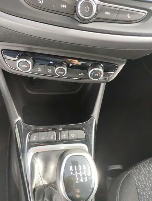 Usado Opel Crossland Edition 110 CV (80 kW) 2022 Gris SUV