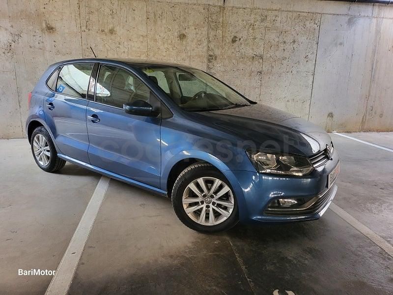 Usado VW Polo Advance 90 CV (66 kW) 2016 Azul Berlina