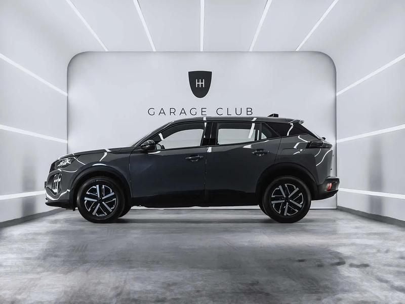 Usado Peugeot 2008 Active 101 CV (74 kW) 2024 Gris / plata SUV