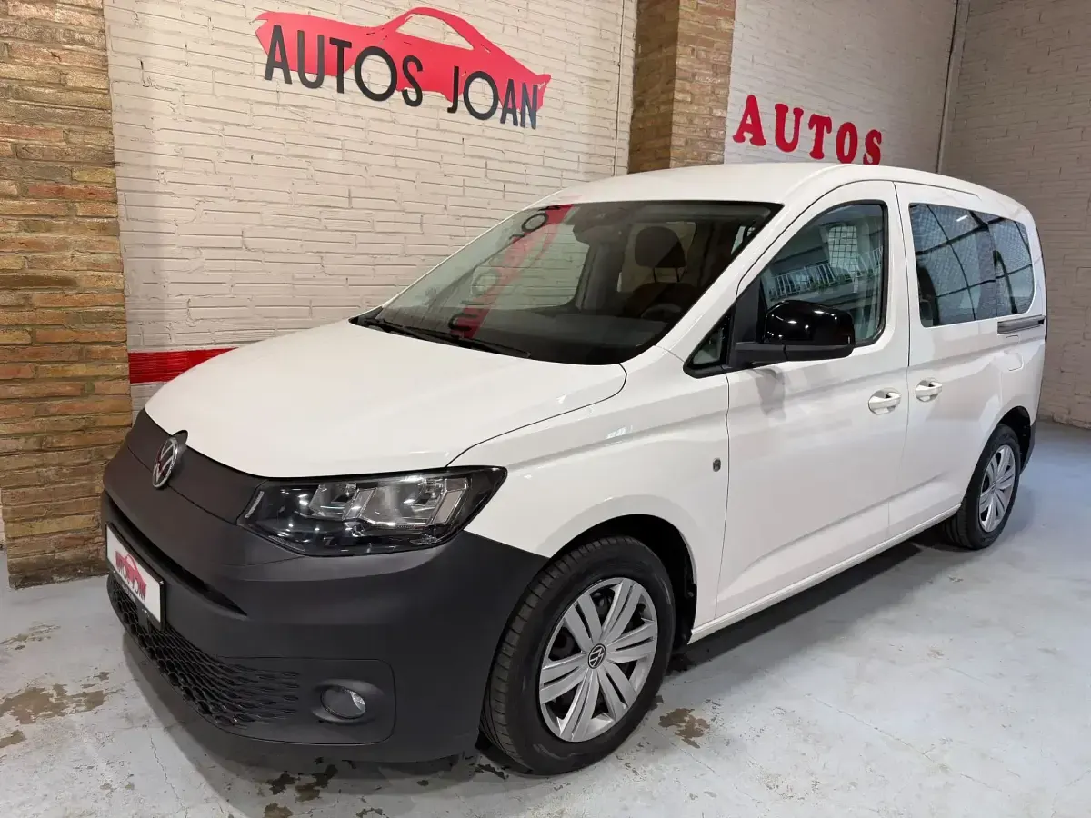 Usado VW Caddy 122 CV (89 kW) 2022 Blanco Monovolumen
