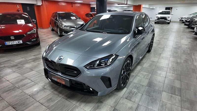 Usado BMW M135 300 CV (220 kW) 2025 Plateado Utilitario