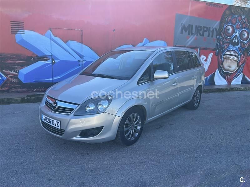 Gris / plata Usado 2010 Opel Zafira Essentia Monovolumen | 5250 € (Precio justo) - Imagen 1/4