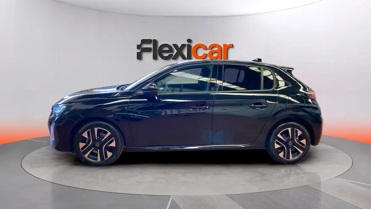 Usado Peugeot 208 Allure 101 CV (74 kW) 2025 Negro Utilitario