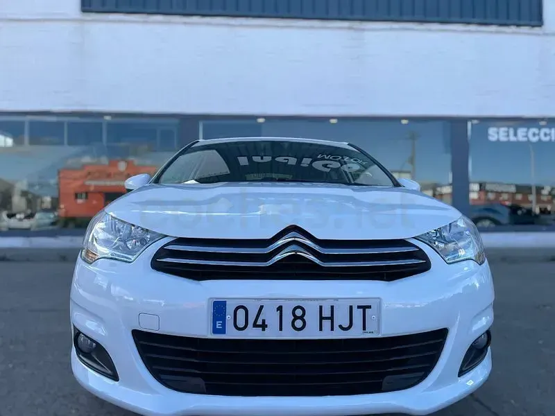 Usado Citroën C4 120 CV (88 kW) 2013 Blanco Berlina