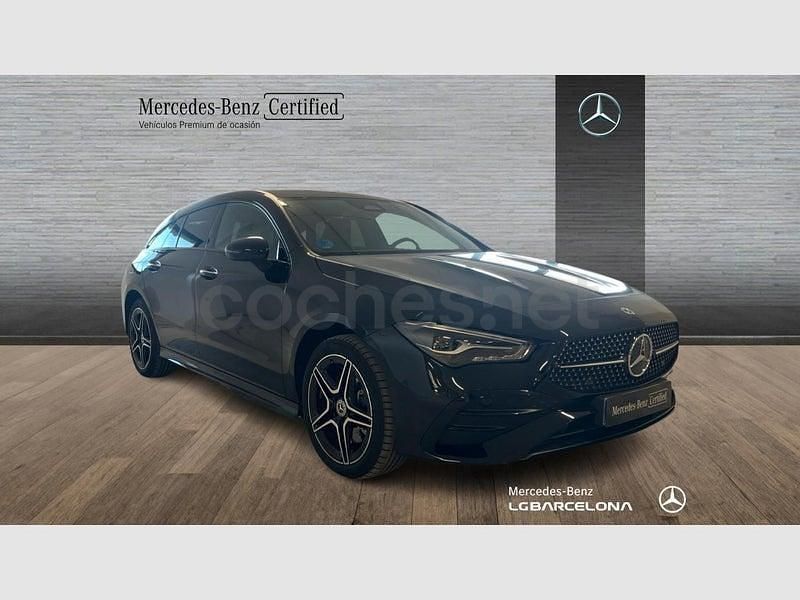 Usado Mercedes CLA250e Shooting Brake AMG line 218 CV (160 kW) 2025 Negro cosmos Familiar