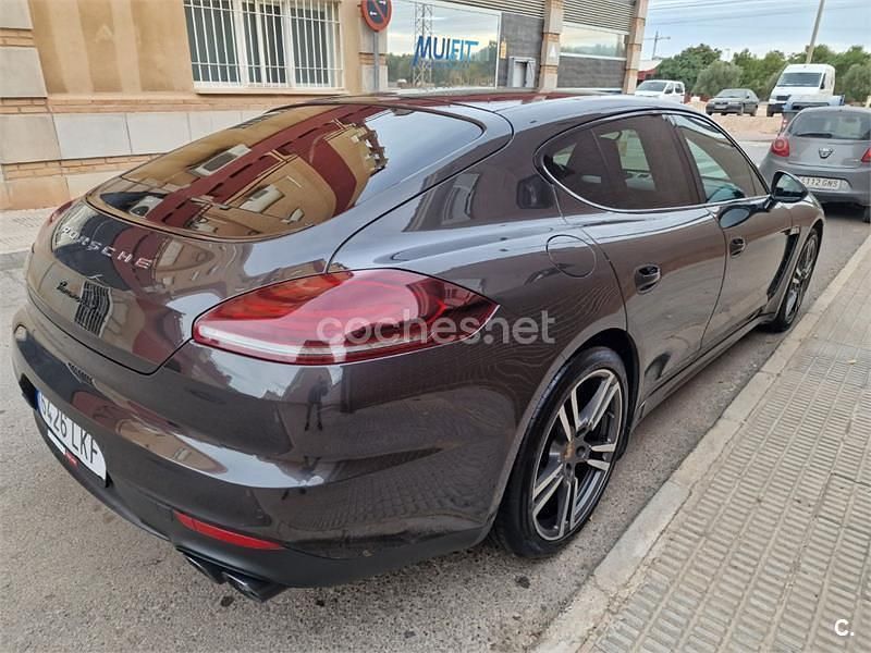 Usado Porsche Panamera 300 CV (220 kW) 2015 Negro Utilitario