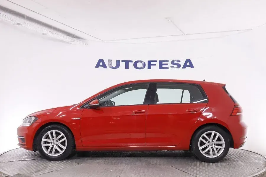 Usado VW Golf VIII 130 CV (95 kW) 2020 Rojo