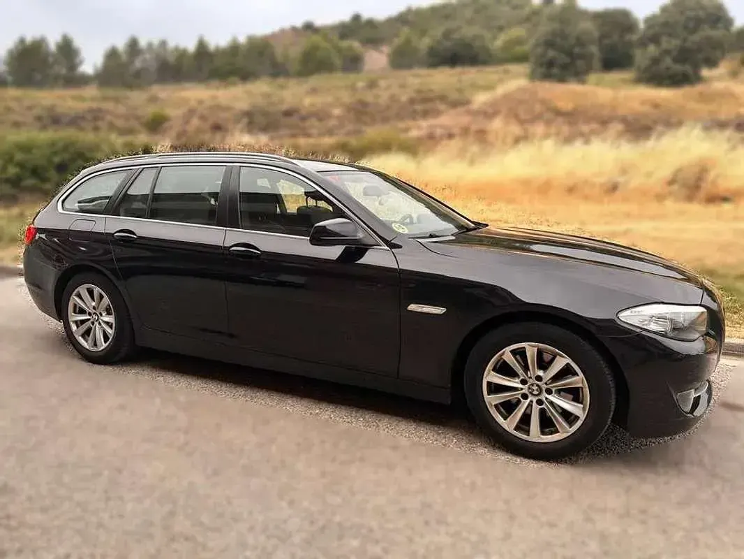 Usado BMW 520 184 CV (135 kW) 2012 Negro Familiar