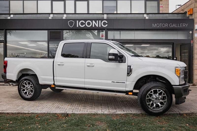 Blanco Usado 2019 Ford F350 Lariat SUV | 59.900 € - Imagen 1/4