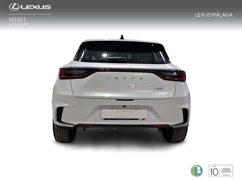 Usado Lexus LBX 136 CV (100 kW) 2025 Blanco SUV