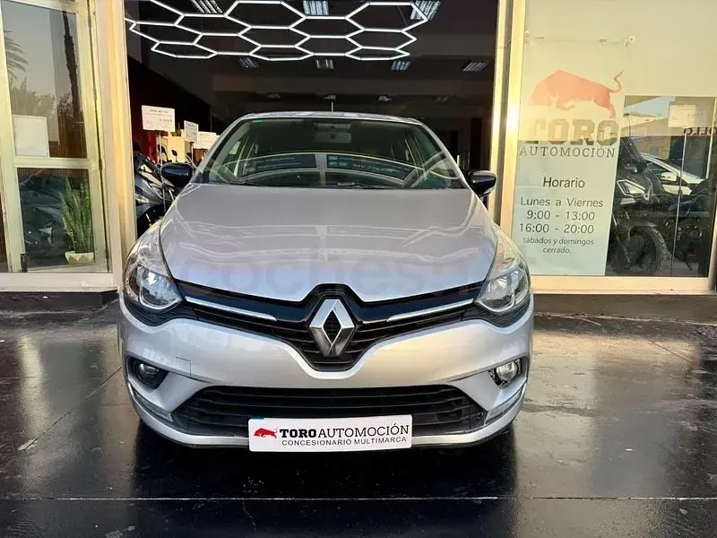 Usado Renault Clio IV LIMITED 75 CV (55 kW) 2018 Gris / plata Berlina