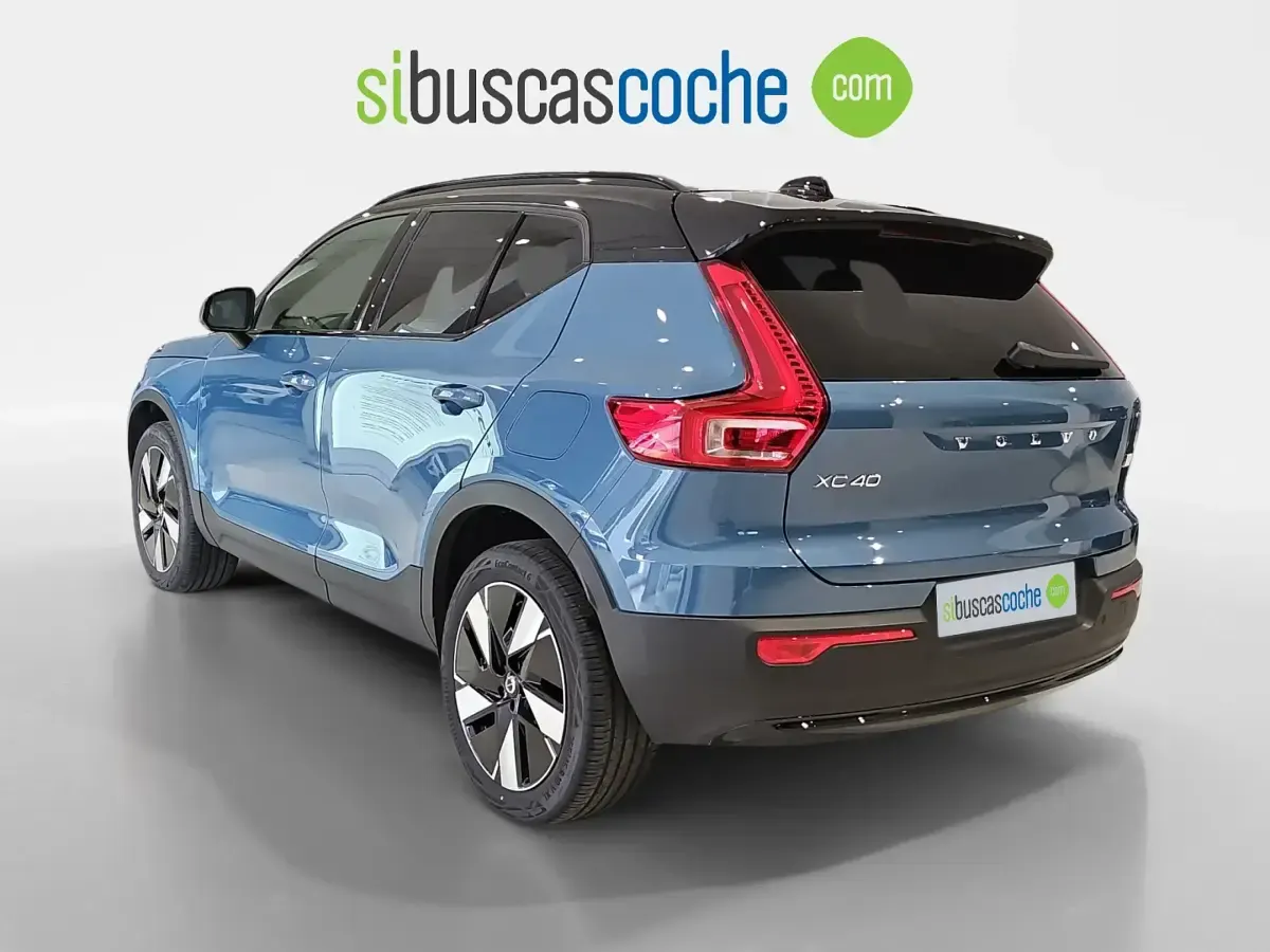 Usado Volvo XC40 Plus 300 kW (408 CV) 2024 Azul SUV