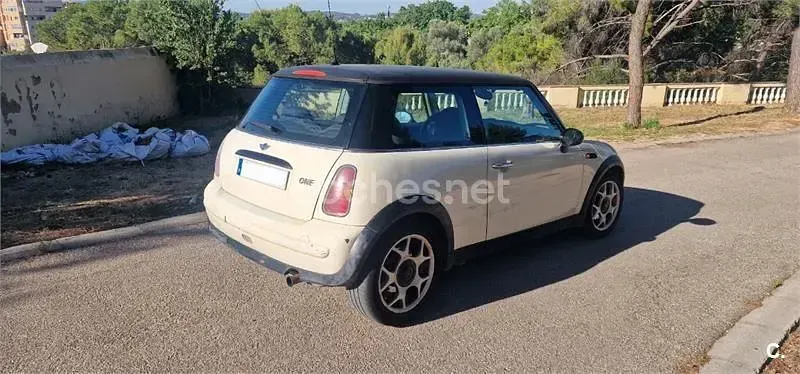 Usado Mini ONE 90 CV (66 kW) 2004 Blanco Utilitario