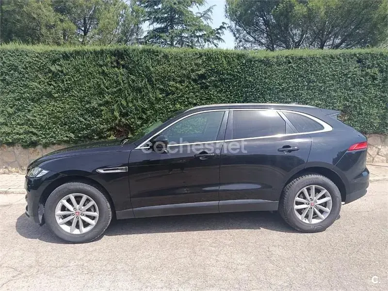 Usado Jaguar F-Pace Prestige 180 CV (132 kW) 2018 Negro SUV