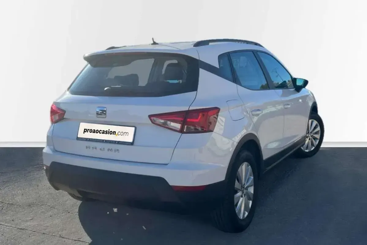 Usado Seat Arona Style 95 CV (69 kW) 2020 Blanco SUV