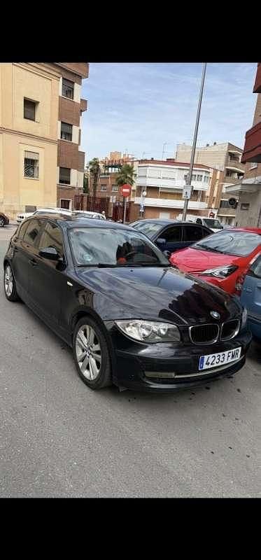 Usado BMW 116 122 CV (89 kW) 2007 Negro Utilitario
