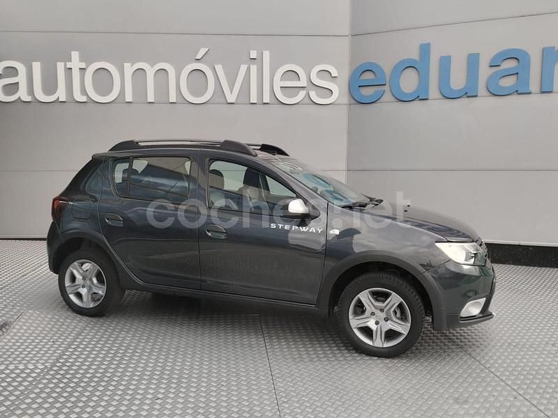 Gris / plata Usado 2018 Dacia Sandero Essentiel Utilitario | 10.500 € (Precio justo) - Imagen 1/4