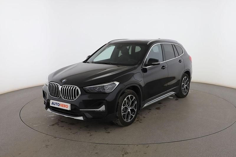 Negro Usado 2021 BMW X1 Sport Line SUV | 26.499 € (Un poco caro) - Imagen 1/3