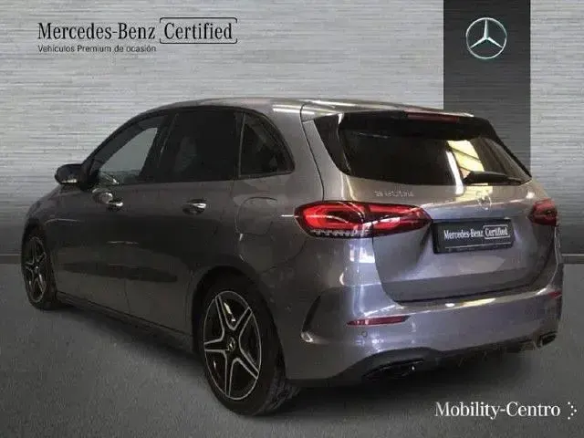 Usado Mercedes B200 AMG line 150 CV (110 kW) 2022 Gris / plata Utilitario