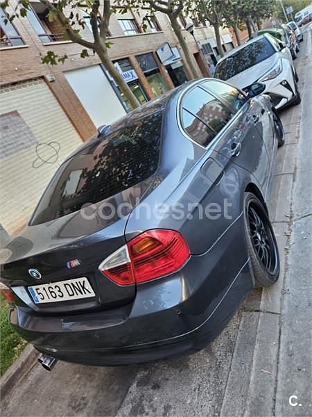 Usado BMW 325 218 CV (160 kW) 2005 Granate Berlina