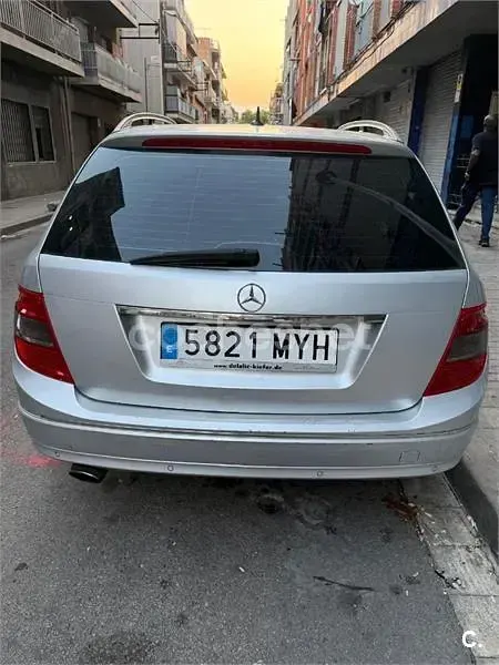 Usado Mercedes 200 75 CV (55 kW) 1993 Gris / plata Familiar