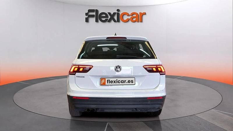 Usado VW Tiguan Edition 150 CV (110 kW) 2020 Blanco SUV