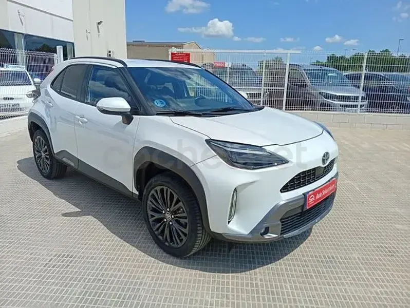 Usado Toyota Yaris Cross 116 CV (85 kW) 2023 Blanco SUV