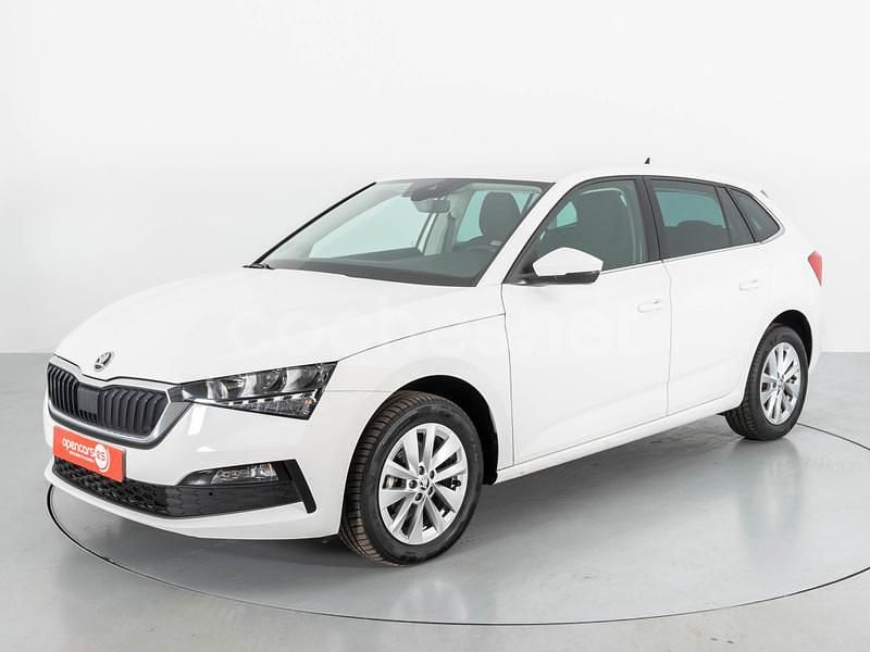 Usado Skoda Scala Ambition 95 CV (69 kW) 2023 Blanco Utilitario