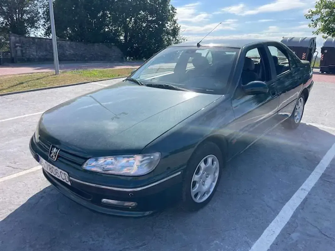 Usado Peugeot 406 90 CV (66 kW) 1997 Verde Berlina