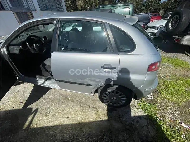 Usado Seat Ibiza Stella 64 CV (47 kW) 2002 Gris / plata Utilitario