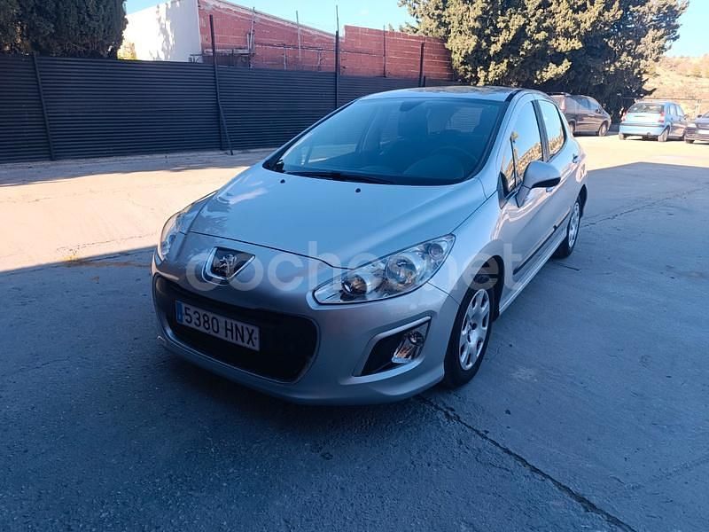 Gris / plata Usado 2013 Peugeot 308 Active Berlina | 6650 € (Buen precio) - Imagen 1/4