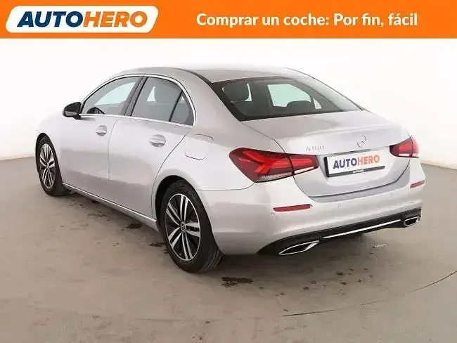 Usado Mercedes A180 Progressive 136 CV (100 kW) 2021 Gris