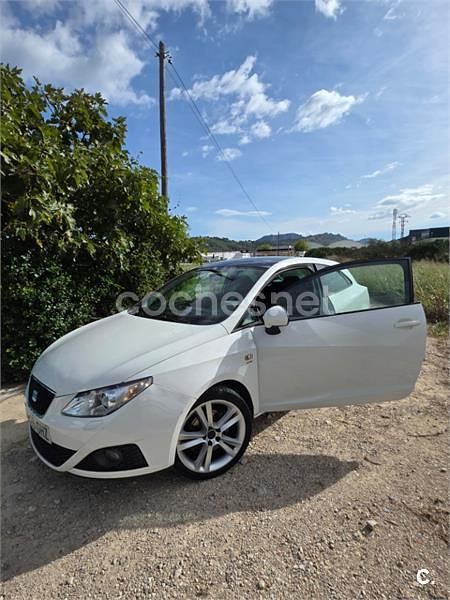 Blanco Usado 2008 Seat Ibiza SC Sport Utilitario | 4300 € (Precio justo) - Imagen 1/4