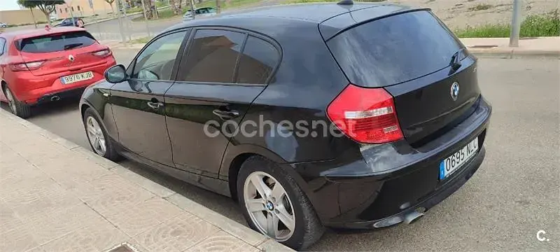 Usado BMW 120 177 CV (130 kW) 2010 Negro Utilitario