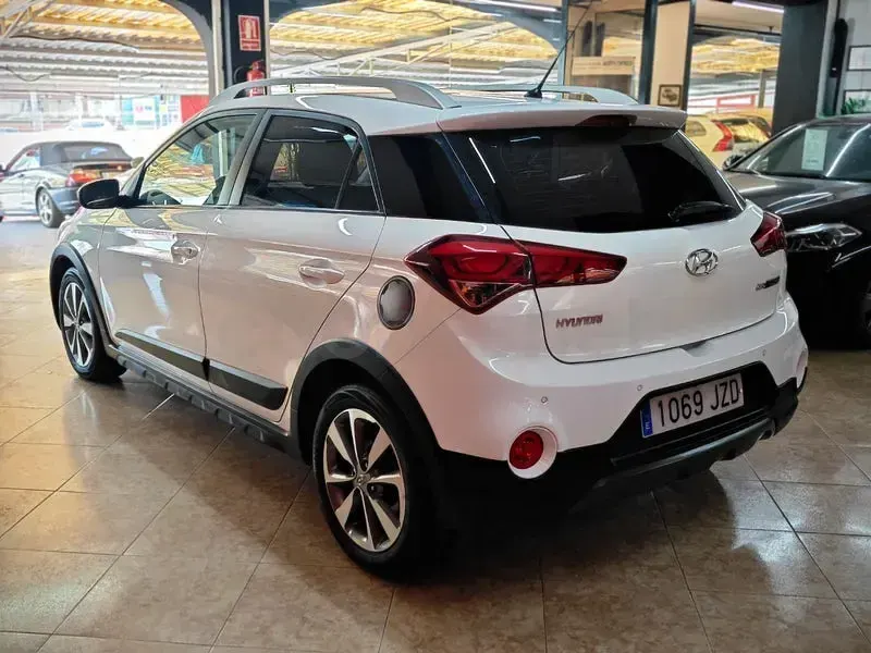 Usado Hyundai i20 Active 90 CV (66 kW) 2017 Blanco Berlina