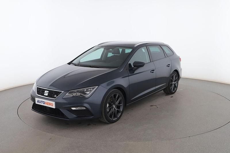 Usado Seat Leon FR 200 CV (147 kW) 2019 Gris Familiar