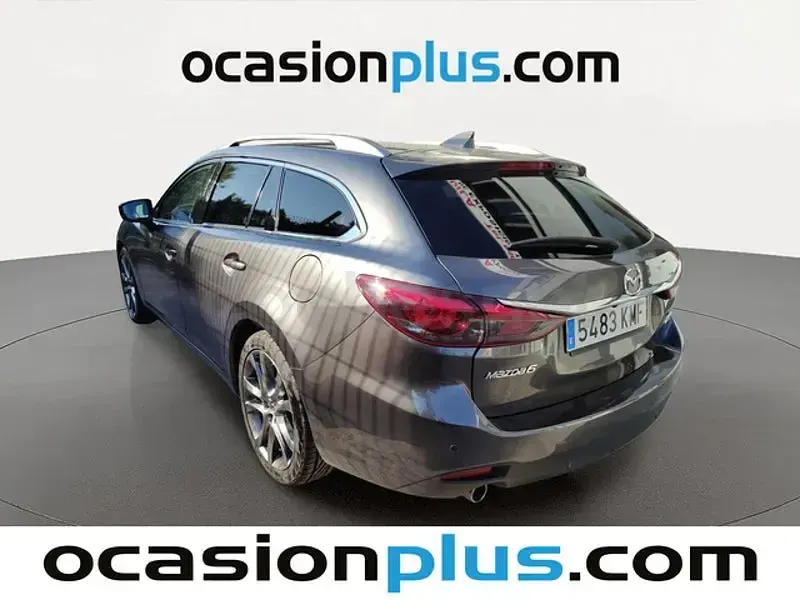 Usado Mazda 6 Luxury 150 CV (110 kW) 2018 Gris / plata Familiar