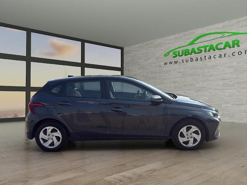Usado Hyundai i20 84 CV (61 kW) 2023 Negro Utilitario