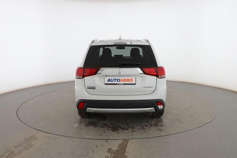 Usado Mitsubishi Outlander Motion 150 CV (110 kW) 2016 Blanco SUV