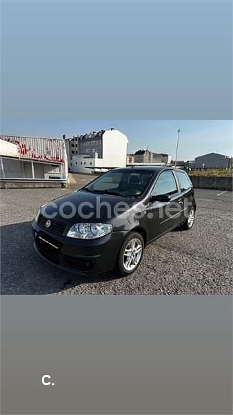 Negro Usado 2004 Fiat Punto Utilitario | 3500 € (Precio justo) - Imagen 1/4