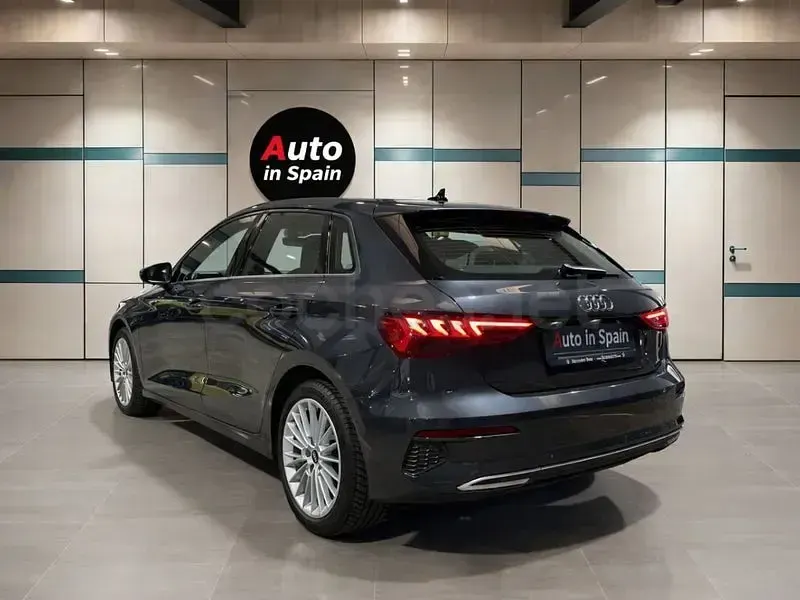 Usado Audi A3 150 CV (110 kW) 2022 Gris / plata Berlina