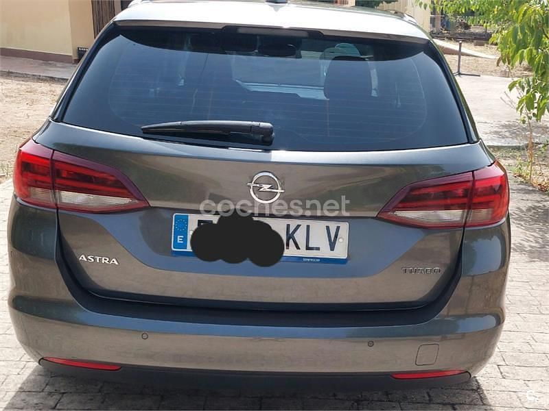 Usado Opel Astra Excellence 150 CV (110 kW) 2018 Gris / plata Familiar